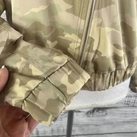 Nine West Zip Front Wind Breaker Jacket sz Extra Small Olive Green Cameo Zip - Picture 6 of 10